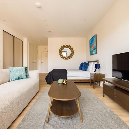 Charles Hope London Greenford Greenford  Extérieur photo